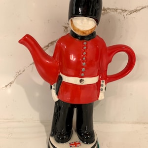 Vintage Tea Pot Royal Soldier (The Guard) 7.5” Made In England.   In excellent condition from the late 1990’s without any flaws.