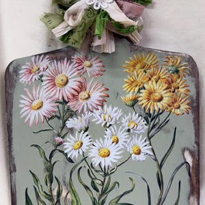Vintage Flower Cutting Board