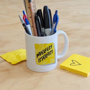 Taza &quot;Imperfecto es Perfecto&quot;: Taza de Café Inspiradora, Regalo de Manifestación, Taza con Afirmación Positiva, Taza con Cita Motivadora, Regalo de Autoconfianza