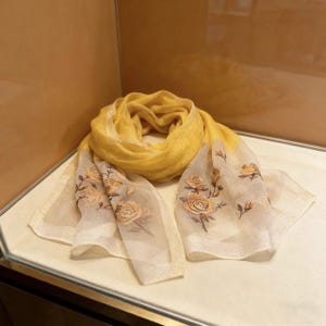 Mulberry Silk Lady Rose Embroidery Elegant Sunscreen Light Long Neck Silk Scarf