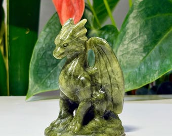 Dragão de Jade Verde com Asas | Escultura de Dragão de Jade | Estatueta de Cristal Fantasia | Decoração em Pedra Polida | Presente para Colecionadores