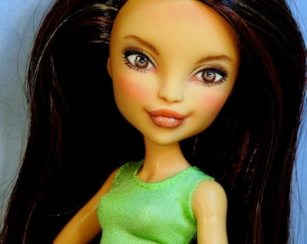 Monster Doll Torelie Stripe met Repaint Reroot Custom OOAK "Karalee"