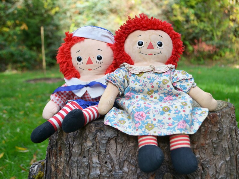 raggedy ann and raggedy andy dolls