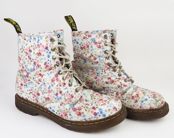 Vintage pretty floral pattern Doc Dr. Martens leather boots - 1460 W - US Women's Size 10 shoes