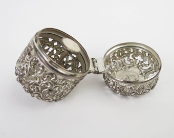 Victorian sterling silver filigree antique thimble holder chatelaine fob