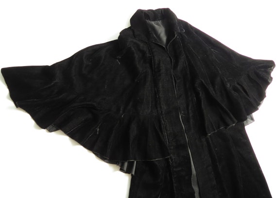 Tapered Black Velvet & Lace Capelet
