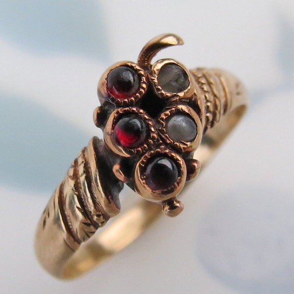 Antique 1910s 10k yellow gold grape bunch ring with red and gray grapes - size 6