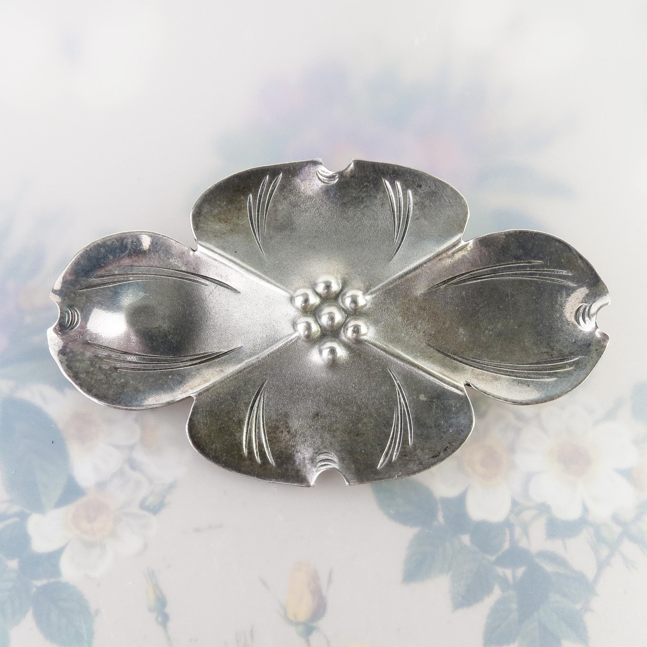 Vintage sterling silver large Dogwood flower brooch pin signed by Stuart Nye