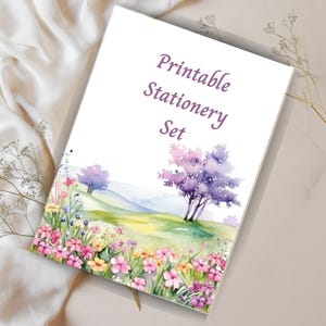 Juego de cartas de primavera con delicados detalles en flor rosa, kit de papelería imprimible con papel A4 rayado y sin raya, papel de carta imprimible con motivos florales.