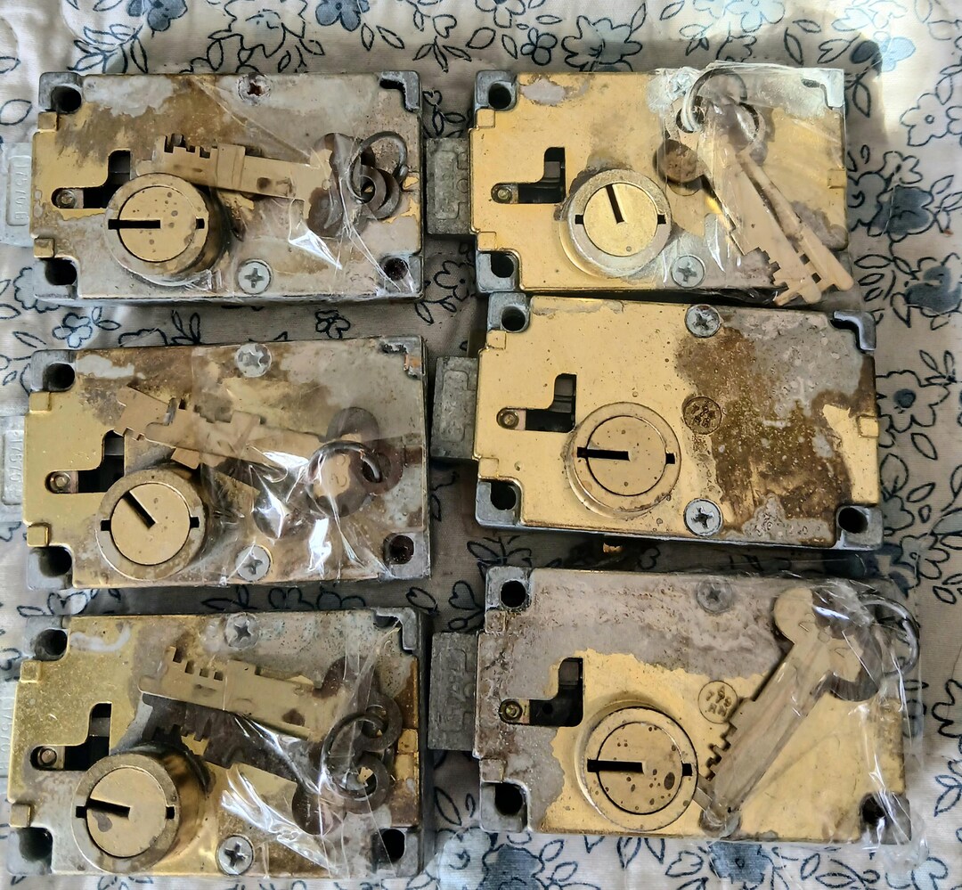 Diebold Safe Deposit Single Entry Locks With A Set of Customer Keys ( 6 ...