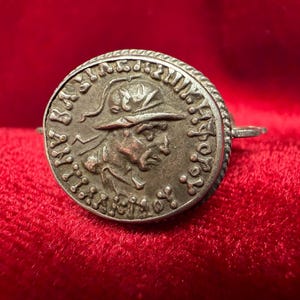 Amuleto del Rey Salomón – Rey Mago Entronizado en Escritura Alfabética Angélica, Anillo con Sello Salomónico en Intaglio, Joyería Oculta