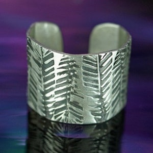 Ear Cuff- Broken Feathers