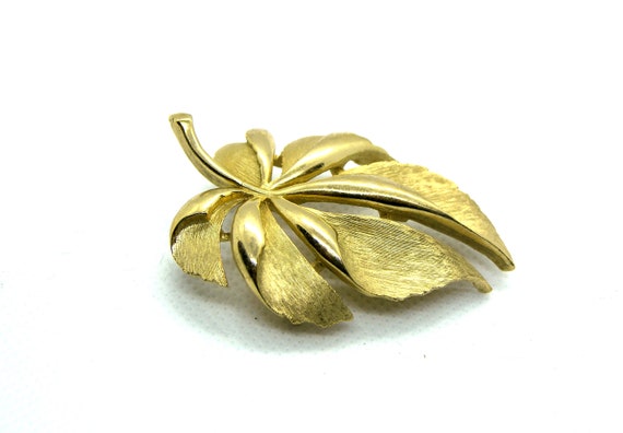 Crown Trifari Brooch - image 2