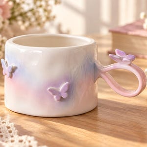Handgjord fjärilskaffekopp, lila och rosa keramisk mjölkkopp, lavendelpastellfärgad kaffekopp, 3D-fjärils tekopp