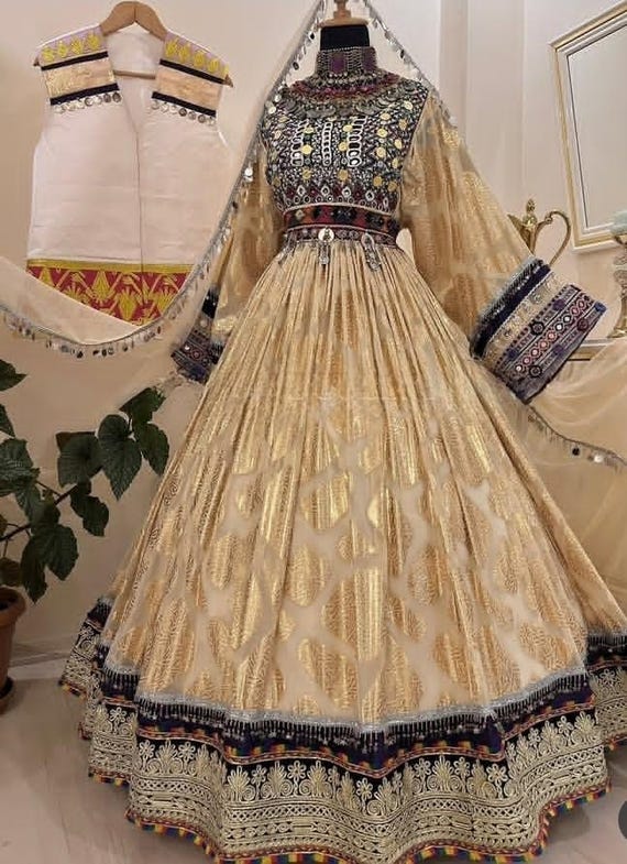 cream and gold traditional dress 1920s Cream Evelyn Plus Size Gatsby Dress main image 1