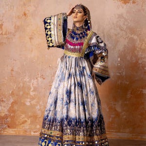 persian ladies dress Persian traditional dress Images