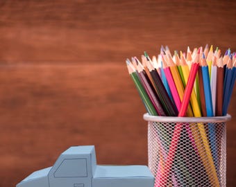 Model samochodu 3D z papieru do druku w formacie PDF – zestaw do samodzielnego wykonania pojazdu Low-Poly dla dzieci i dorosłych