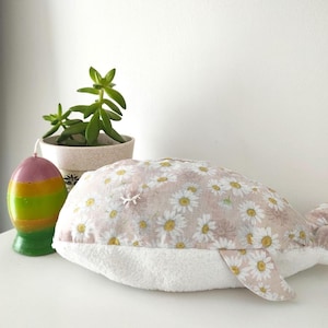 Décoration pour chambre de bébé baleine, thème océan. idée cadeau jeunes parents.