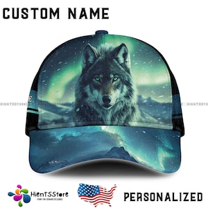 Custom Name Northern Lights Wolf Hat – Personalized Name Aurora Borealis Trucker Cap, Winter Wildlife Gift for Men, Nature & Animal Lovers