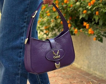 Bolso de hombro de cuero morado hecho a mano: una declaración de elegancia