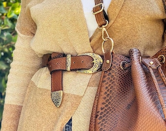 Classic Brown Leather Belt with Ornate Gold Buckle - A Fusion of Elegance and Craftsmanship