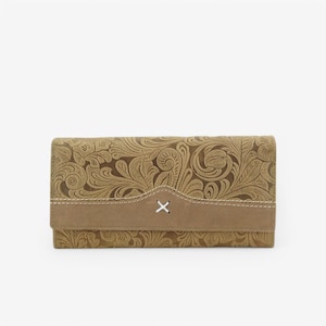 Cartera de piel beige para mujer: diseño elegante y características prácticas