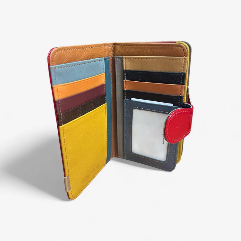 Cartera de piel roja: diseño elegante, compacto y perfecto para regalar. imagen 4