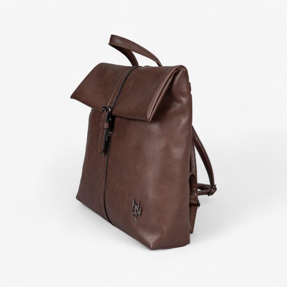 backpack brown faux leather flap top wide straps Brown Flap-top Backpack in Synthetic Leather
