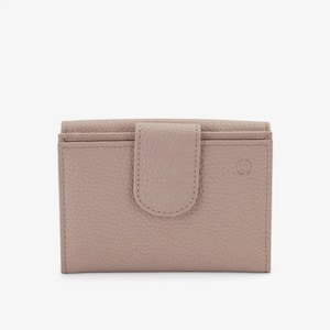 Cartera de mujer de piel beige con protección RFID: compacta y elegante