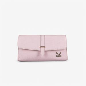 Clutch tipo sobre de piel rosa con cierre magnético - Elegancia artesanal