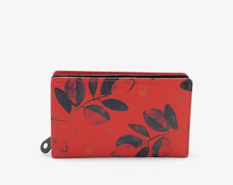 Cartera de piel roja para mujer: diseño elegante y funcional