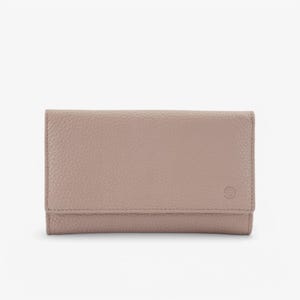 Cartera de mujer de piel beige con protección RFID: elegante y segura