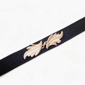 Black Leather Belt with Elegant Gold Buckle - A Statement of Modern Sophistication