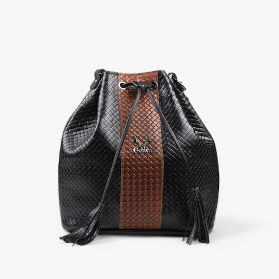 Black-tan Woven Leather 3-in-1 Bucket Bag - Chic and  display picture 3