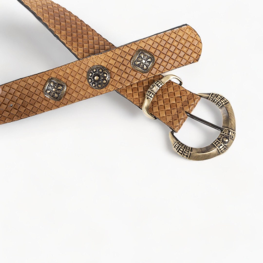 Leather Belt in Brown With Bronze Buckle - Elegant and  display picture 2