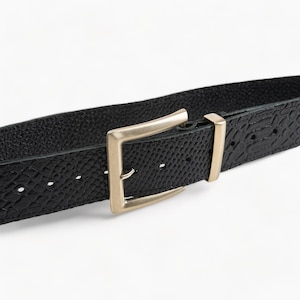 Black Leather Belt with Square Gold Buckle - Sophisticated Elegance for Every Occasion