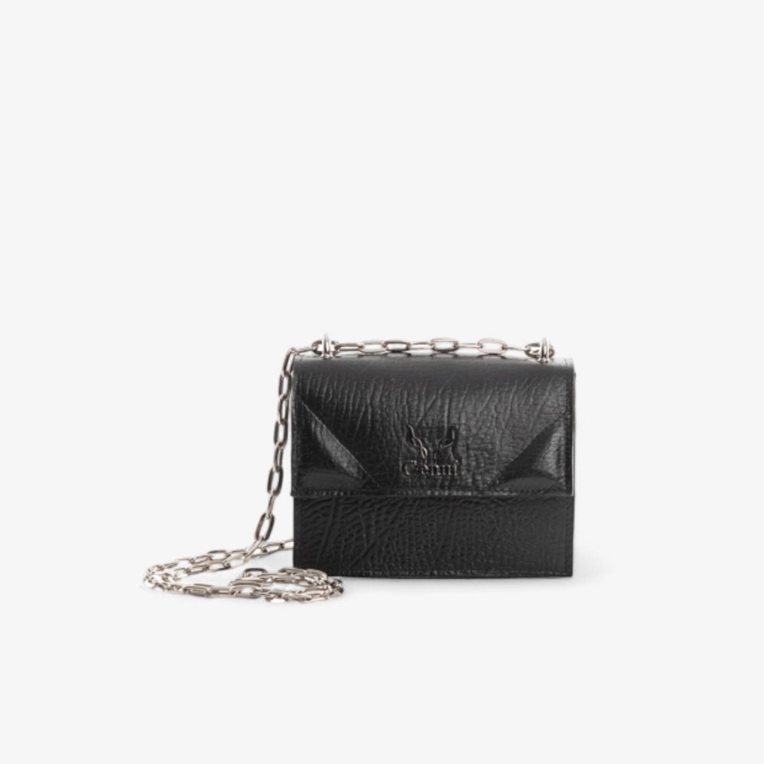 Chain-Link Logo Shoulder Bag Black