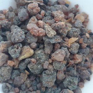 Myrrh gum, Commiphora myrrha, small pieces, natural incense, burnables, rituals, Witches Kits