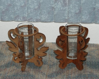 Pair of vases framed by scroll carving - Glass vases included - 15090-91
