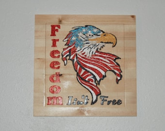 Holz geschnitzter Adler - handbemalt - Freedom Isn't Free - 13062