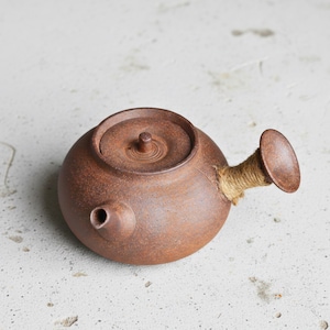 Japanese Kyusu Teapot: Wabi-Sabi Side Handle Ceramic Teapot with Hemp Wrap for Minimalist Tea Brewing
