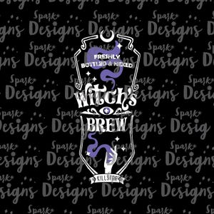 Puede incluir: Un dise&ntilde;o gr&aacute;fico morado y blanco con el texto "Witch's Brew" y "Freshly Bottled & Hexed" sobre un fondo negro. El dise&ntilde;o tambi&eacute;n incluye una mano sosteniendo humo morado.