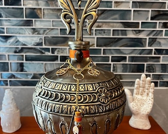 Potion Jar with tigers eye jewel and mini spell vial
