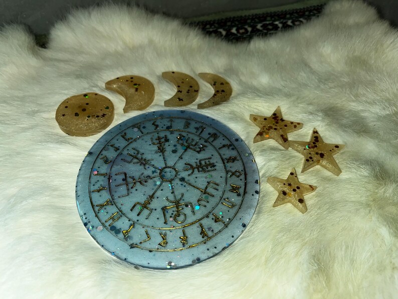 Viking Tree of Life Rune Compass With Star and Moon Phase Altar Charms ...