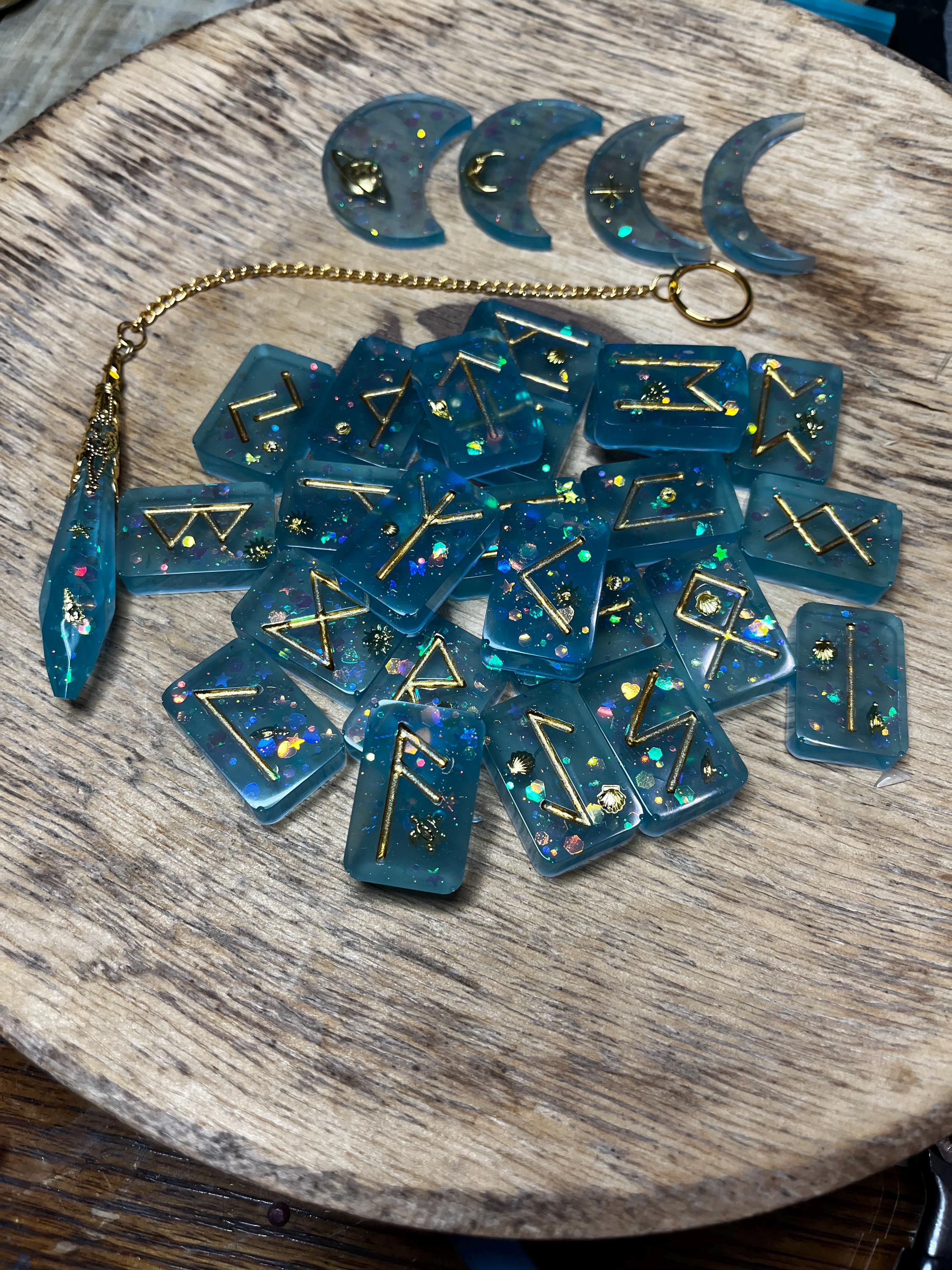Color Change Viking Rune Set, Elder Futhark Runes, Pendulum - Etsy