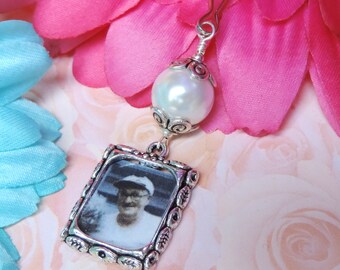 Memorial frame charm with blue pink or white shell pearl. Wedding bouquet photo charm