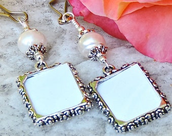 Wedding bouquet photo charms. 2x Pearl memorial charms. Set of 2 bridal bouquet charms. Pair of pearl Wedding keepsakes. Bridal shower gift.