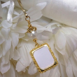 Wedding bouquet photo charm. Gold tones Memorial photo charm. Bridal bouquet charm with small picture frame, white shell pearl gold tones. image 2