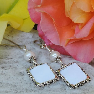 Wedding bouquet photo charms. 2x Pearl memorial charms. Set of 2 bridal bouquet charms. Pair of pearl Wedding keepsakes. Bridal shower gift. afbeelding 3