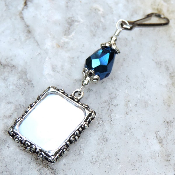 Charm bouquet de mariée avec cristal bleu en forme de larme. Quelque chose de bleu pour la future mariée. Souvenir de mariage.